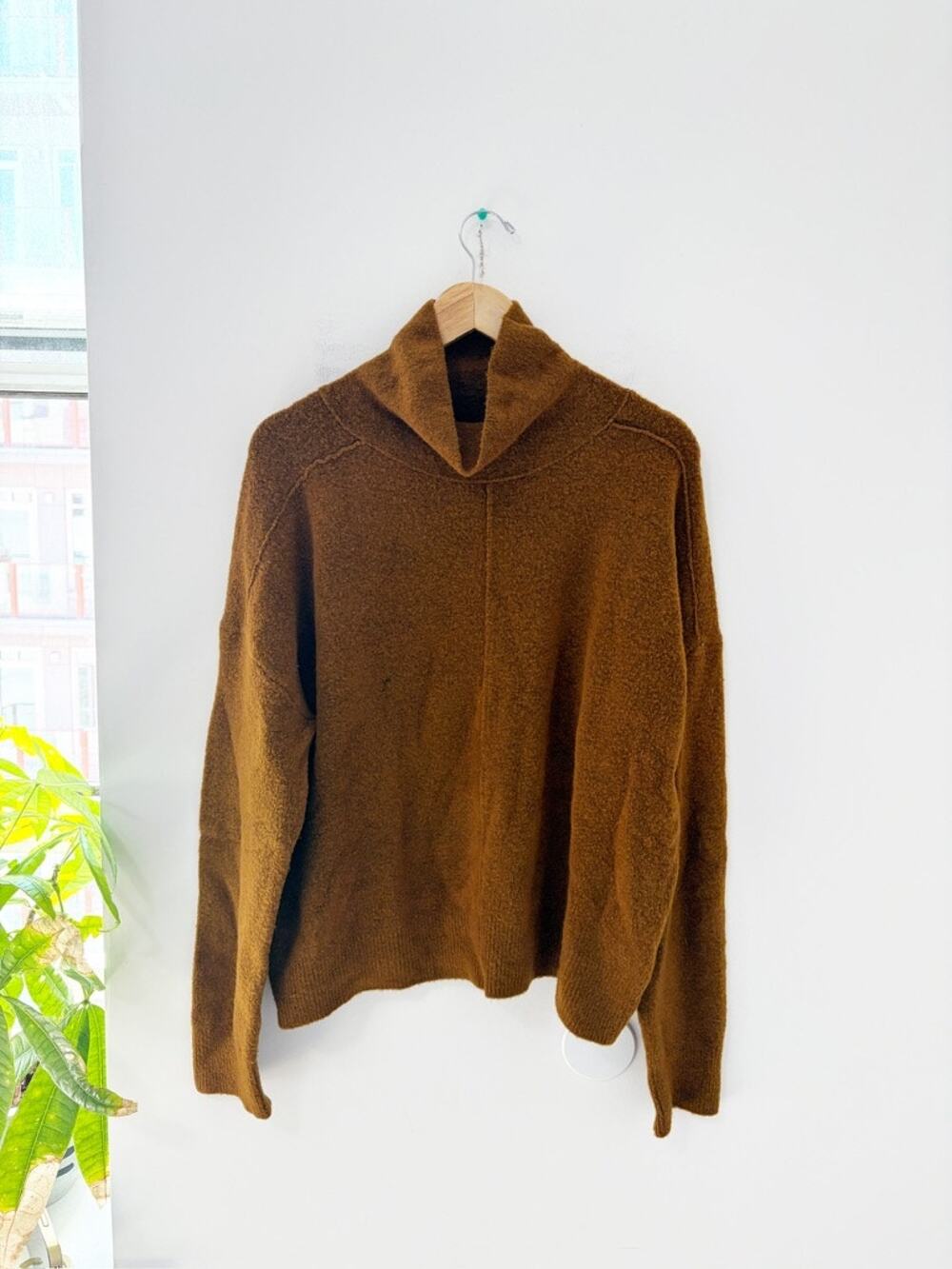Banana Republic Fluffy Centers Turtleneck Sweater in Brandy Brown Size XL